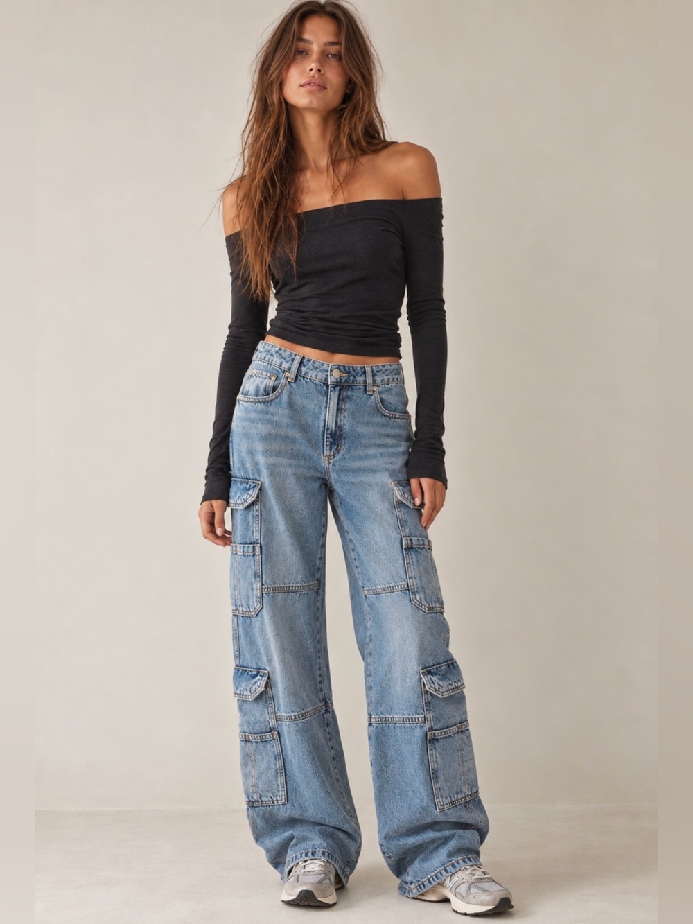 Garage NWT Light Wash Wide Leg Cargo Jeans Size 7 / 28